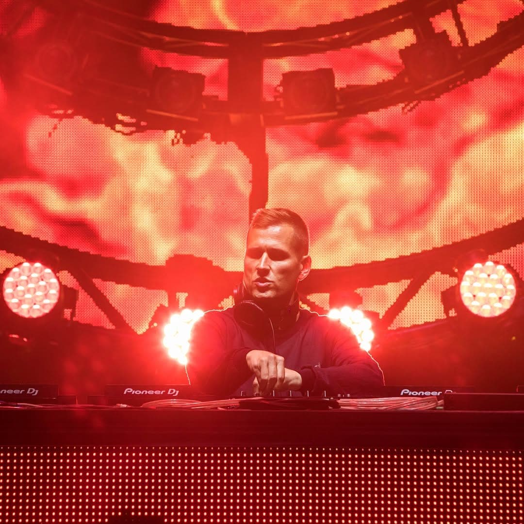 DJ set, full production